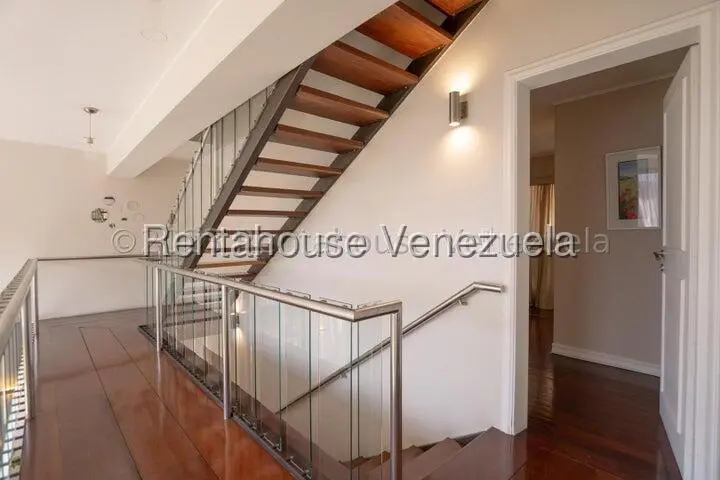 Townhouse (Multiples Niveles) en Venta en Los Naranjos del Cafetal, Distrito Metropolitano - 23