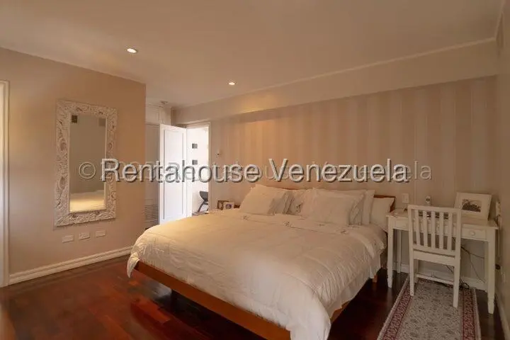 Townhouse (Multiples Niveles) en Venta en Los Naranjos del Cafetal, Distrito Metropolitano - 24