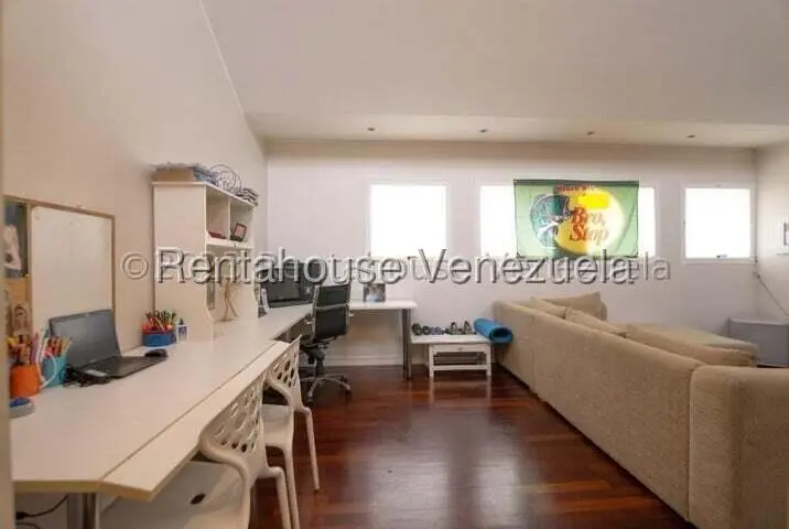 Townhouse (Multiples Niveles) en Venta en Los Naranjos del Cafetal, Distrito Metropolitano - 28