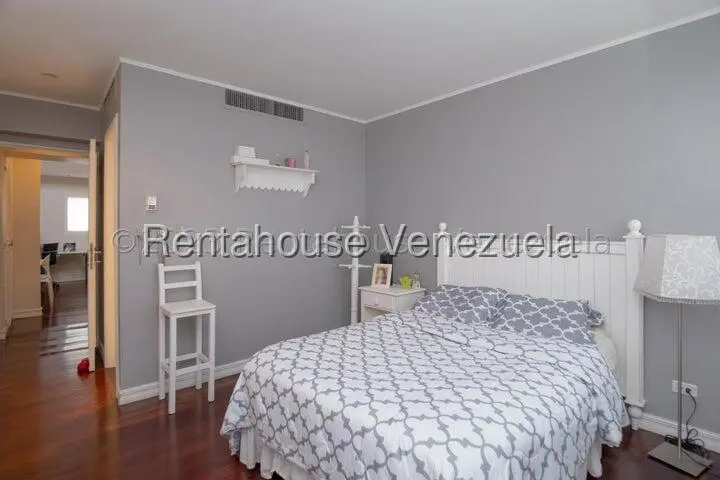 Townhouse (Multiples Niveles) en Venta en Los Naranjos del Cafetal, Distrito Metropolitano - 30