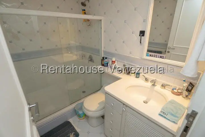 Townhouse (Multiples Niveles) en Venta en Los Naranjos del Cafetal, Distrito Metropolitano - 31