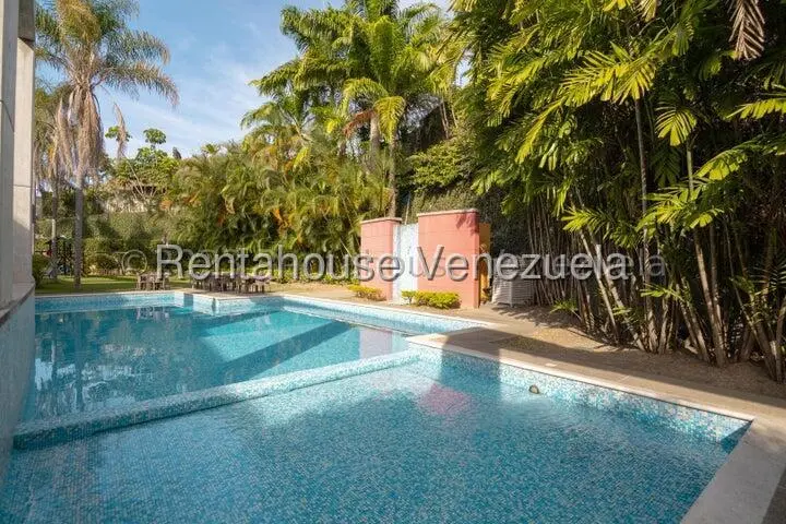 Townhouse (Multiples Niveles) en Venta en Los Naranjos del Cafetal, Distrito Metropolitano - 37