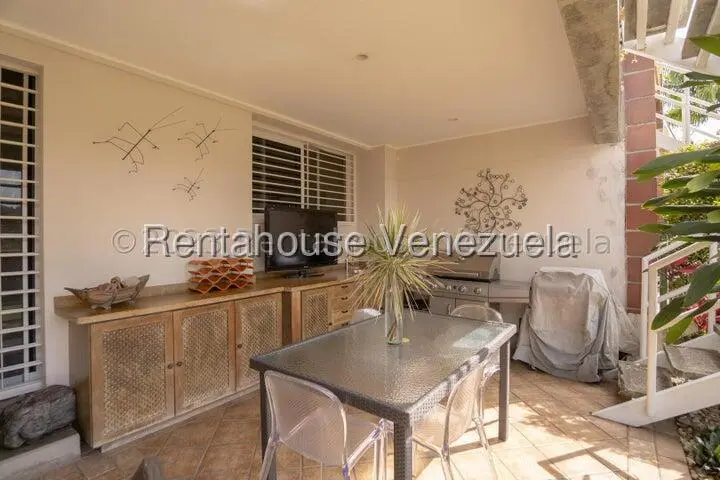 Townhouse (Multiples Niveles) en Venta en Los Naranjos del Cafetal, Distrito Metropolitano - 9