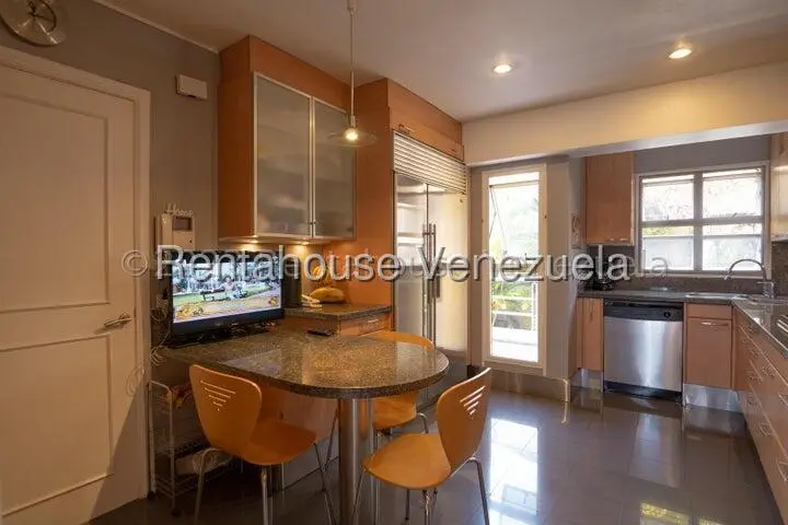Townhouse (Multiples Niveles) en Venta en Los Naranjos del Cafetal, Distrito Metropolitano - 10