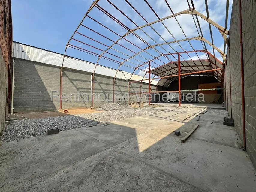 Comercial (Galpon - Deposito) en Venta en Zona Industrial 2, Lara - 12