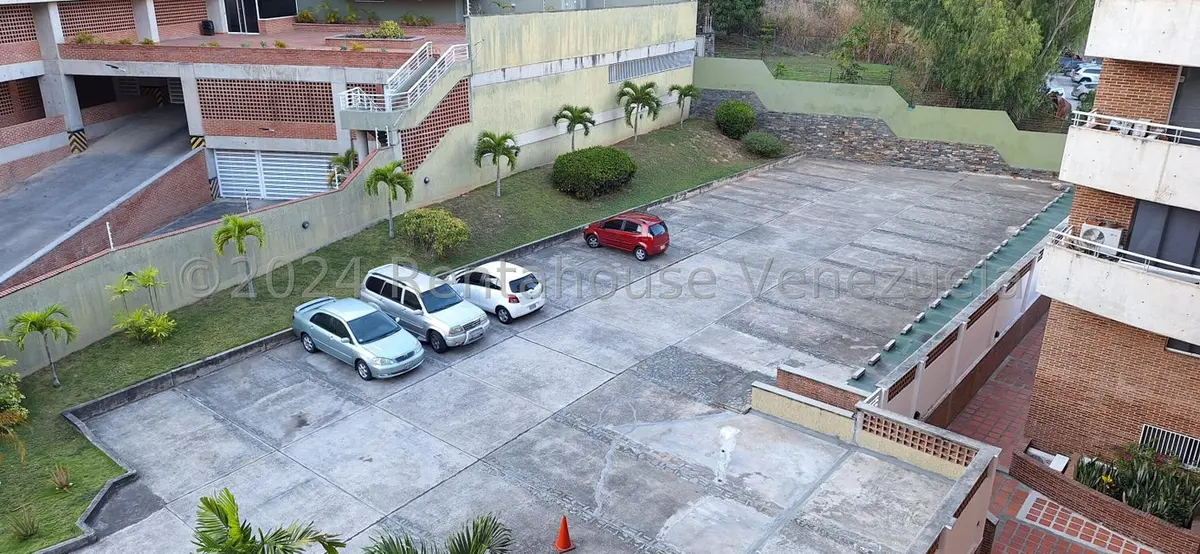 Apartamento (1 Nivel) en Alquiler en Lomas del Sol, Distrito Metropolitano - 13