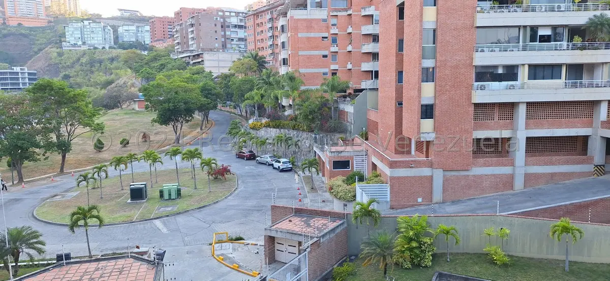 Apartamento (1 Nivel) en Alquiler en Lomas del Sol, Distrito Metropolitano - 14
