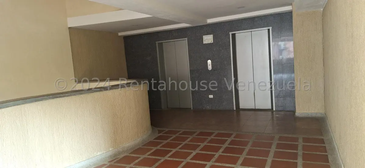 Apartamento (1 Nivel) en Alquiler en Lomas del Sol, Distrito Metropolitano - 15