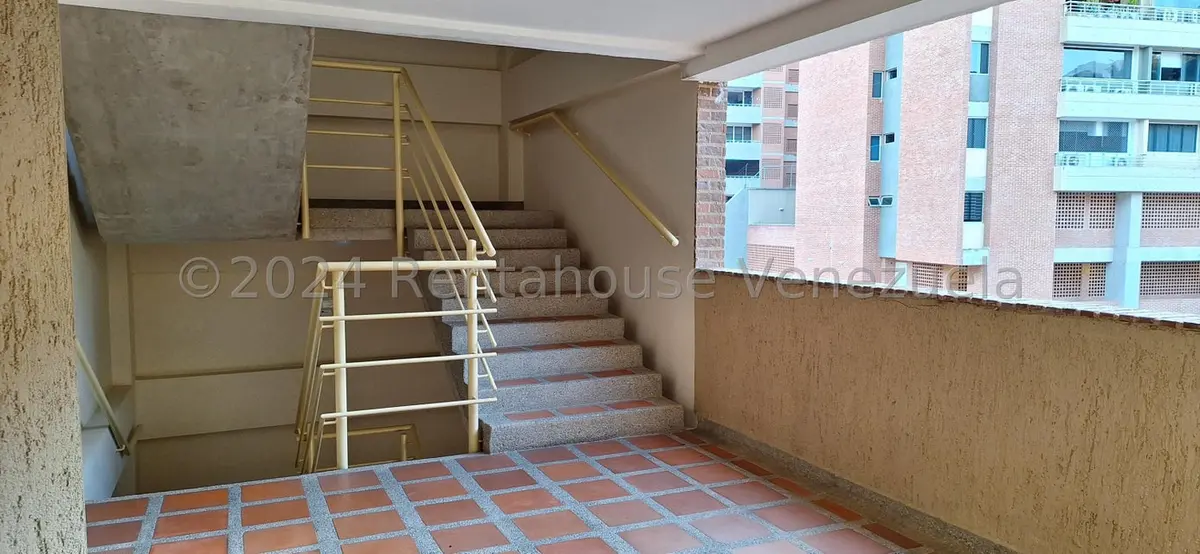 Apartamento (1 Nivel) en Alquiler en Lomas del Sol, Distrito Metropolitano - 16
