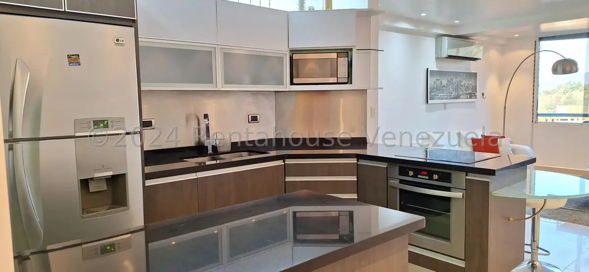 Apartamento (1 Nivel) en Alquiler en Lomas del Sol, Distrito Metropolitano - 3