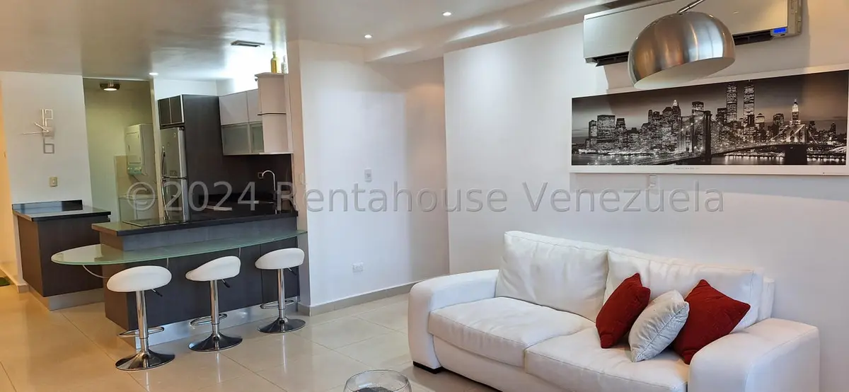 Apartamento (1 Nivel) en Alquiler en Lomas del Sol, Distrito Metropolitano - 5