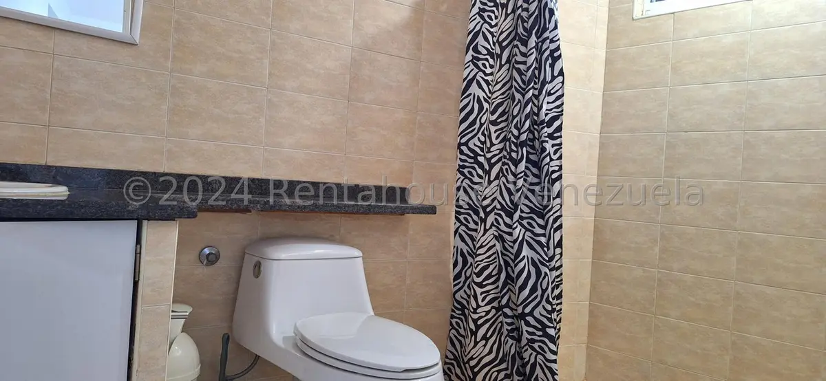 Apartamento (1 Nivel) en Alquiler en Lomas del Sol, Distrito Metropolitano - 10