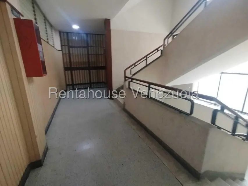 Apartamento (1 Nivel) en Alquiler en Colinas de Bello Monte, Distrito Metropolitano - 15