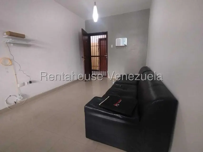 Apartamento (1 Nivel) en Alquiler en Colinas de Bello Monte, Distrito Metropolitano - 8