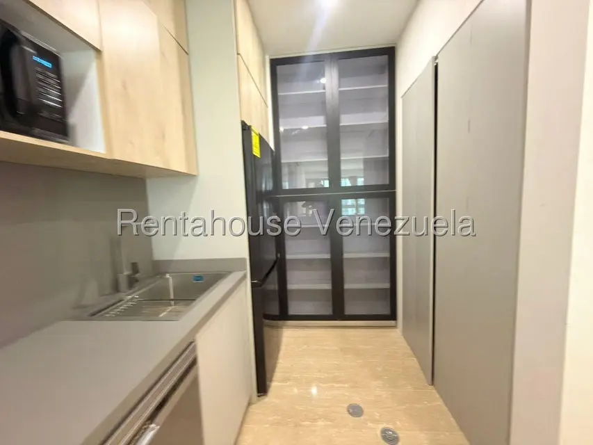 Apartamento (1 Nivel) en Alquiler en Campo Alegre, Distrito Metropolitano - 14