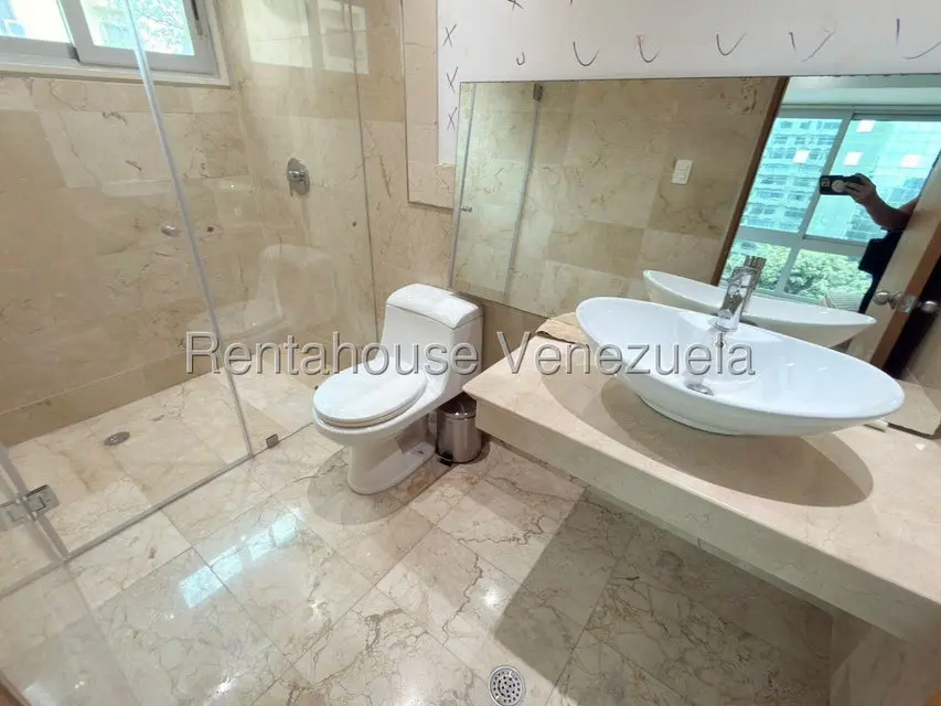Apartamento (1 Nivel) en Alquiler en Campo Alegre, Distrito Metropolitano - 21
