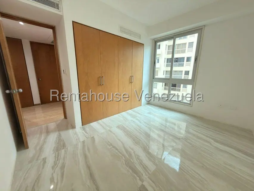 Apartamento (1 Nivel) en Alquiler en Campo Alegre, Distrito Metropolitano - 23