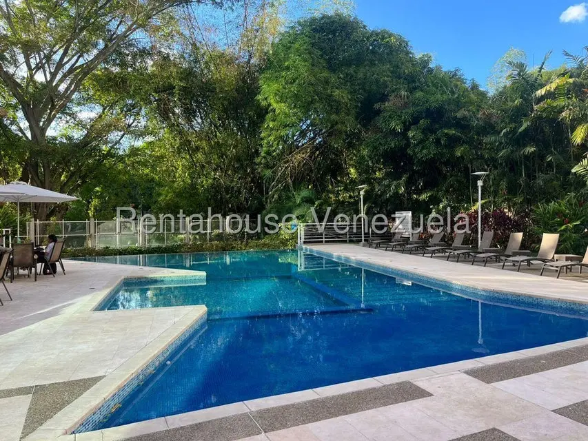 Apartamento (1 Nivel) en Alquiler en Campo Alegre, Distrito Metropolitano - 4