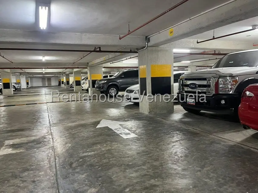 Apartamento (1 Nivel) en Alquiler en Campo Alegre, Distrito Metropolitano - 33