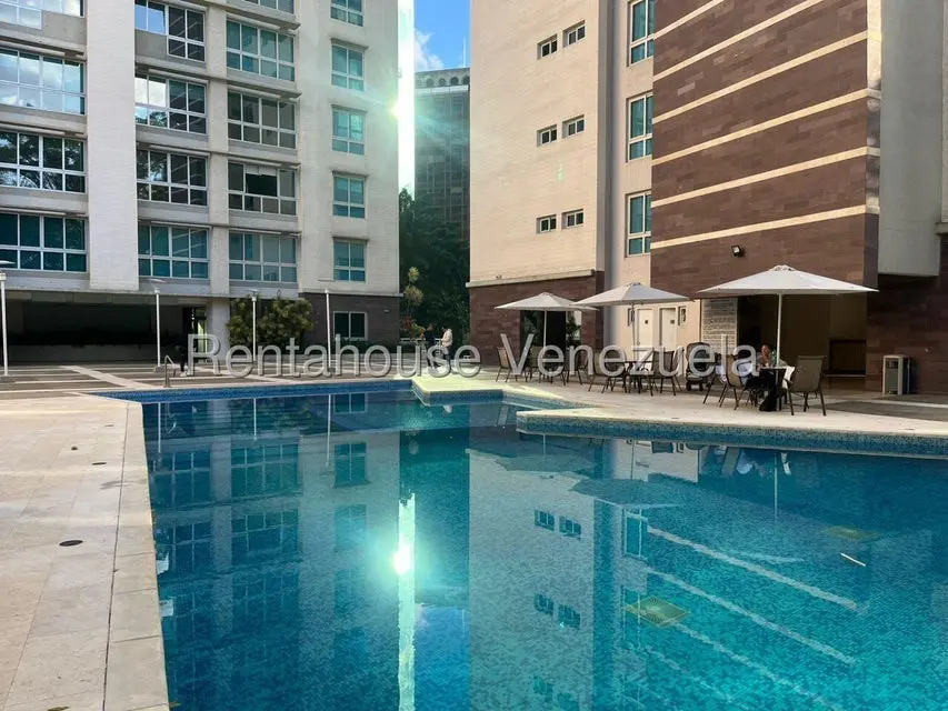 Apartamento (1 Nivel) en Alquiler en Campo Alegre, Distrito Metropolitano - 35