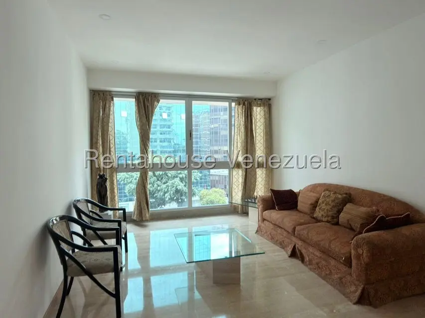 Apartamento (1 Nivel) en Alquiler en Campo Alegre, Distrito Metropolitano - 9