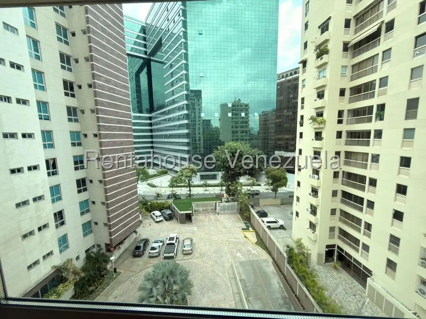 Apartamento (1 Nivel) en Alquiler en Campo Alegre, Distrito Metropolitano - 10