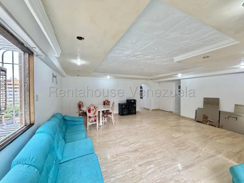 Apartamento (1 Nivel) en Venta en La Urbina, Distrito Metropolitano - 2