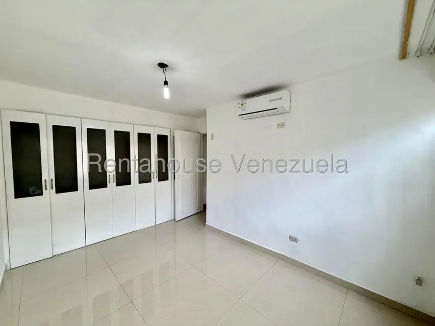 Apartamento (1 Nivel) en Venta en La Urbina, Distrito Metropolitano - 17