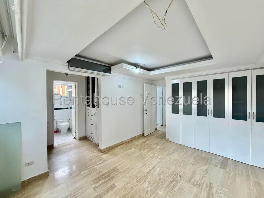 Apartamento (1 Nivel) en Venta en La Urbina, Distrito Metropolitano - 8