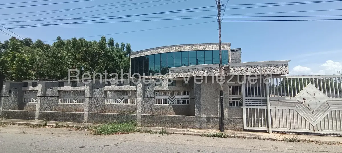 Comercial (Galpon - Deposito) en Venta en Colinas de Bello Monte, Zulia