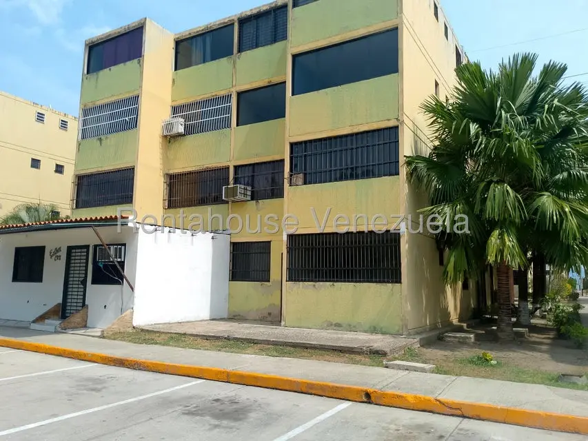 Apartamento (1 Nivel) en Venta en Buenaventura, Carabobo - 2