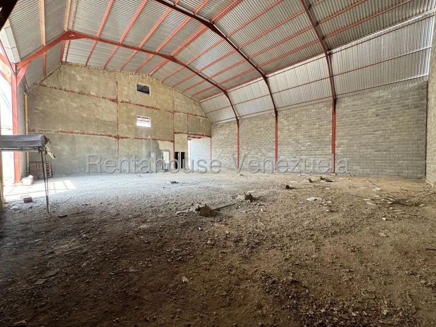 Comercial (Galpon - Deposito) en Venta en Zona Industrial 2, Lara - 12
