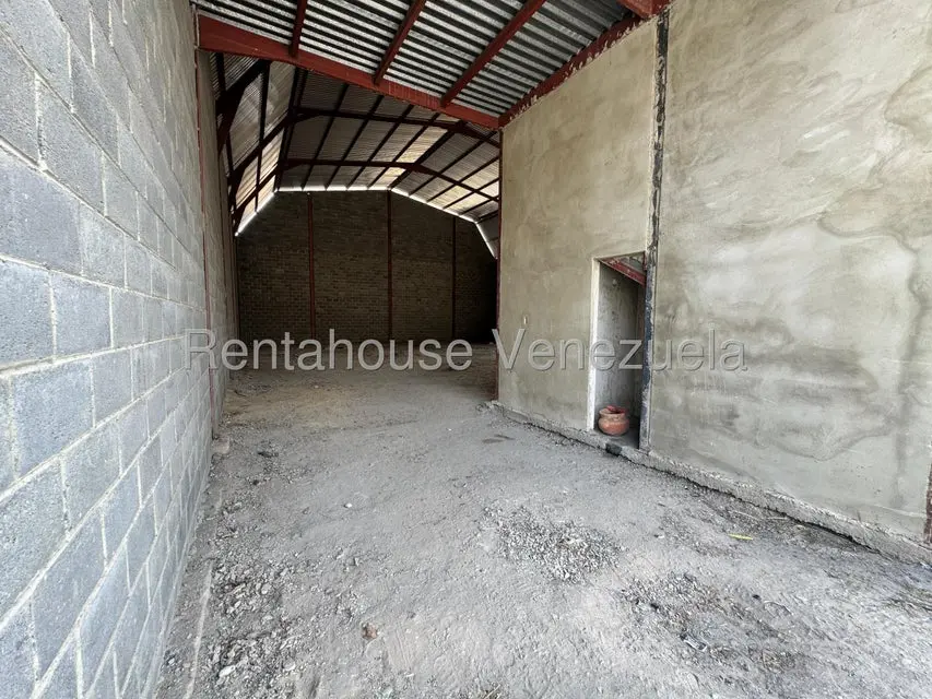 Comercial (Galpon - Deposito) en Venta en Zona Industrial 2, Lara - 18