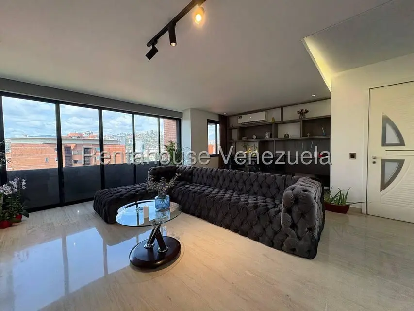Apartamento (1 Nivel) en Venta en El Rosal, Distrito Metropolitano - 2