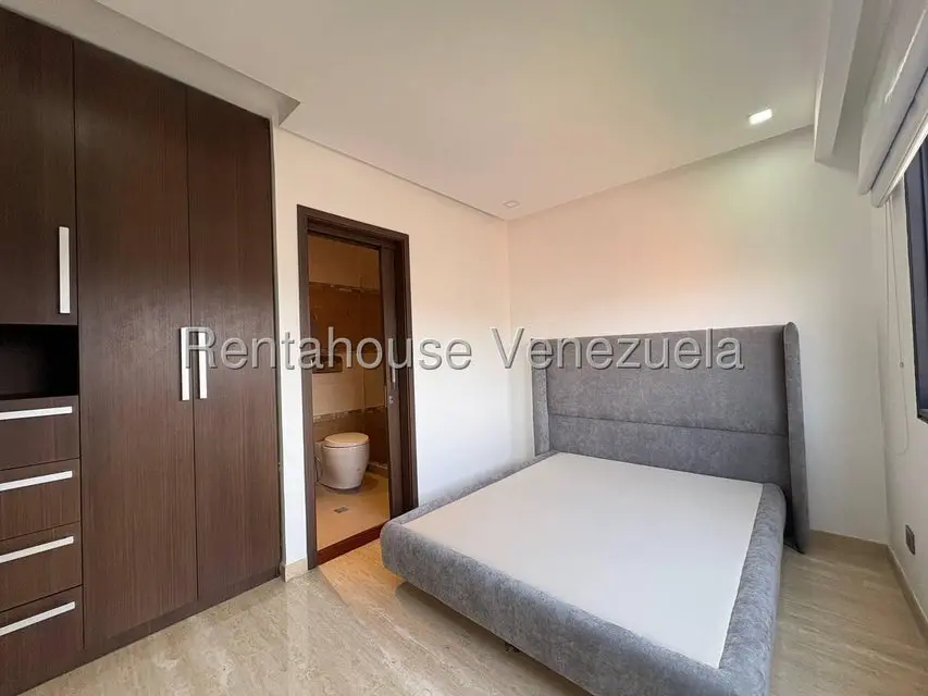 Apartamento (1 Nivel) en Venta en El Rosal, Distrito Metropolitano - 25