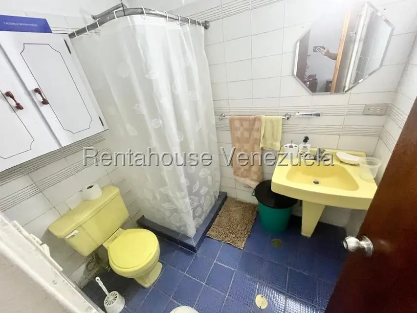 Apartamento (1 Nivel) en Venta en Valle Abajo, Distrito Metropolitano - 24