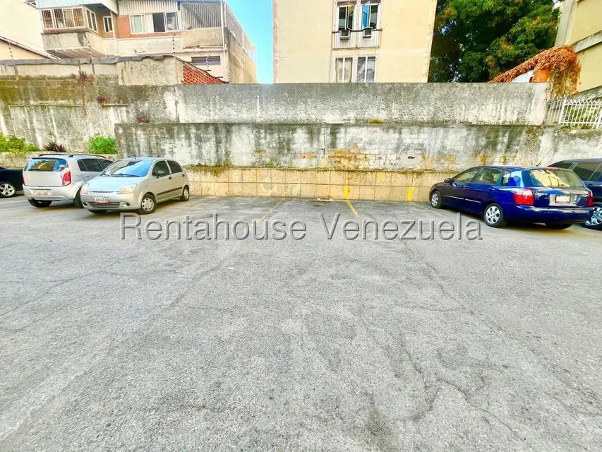 Apartamento (1 Nivel) en Venta en Valle Abajo, Distrito Metropolitano - 26