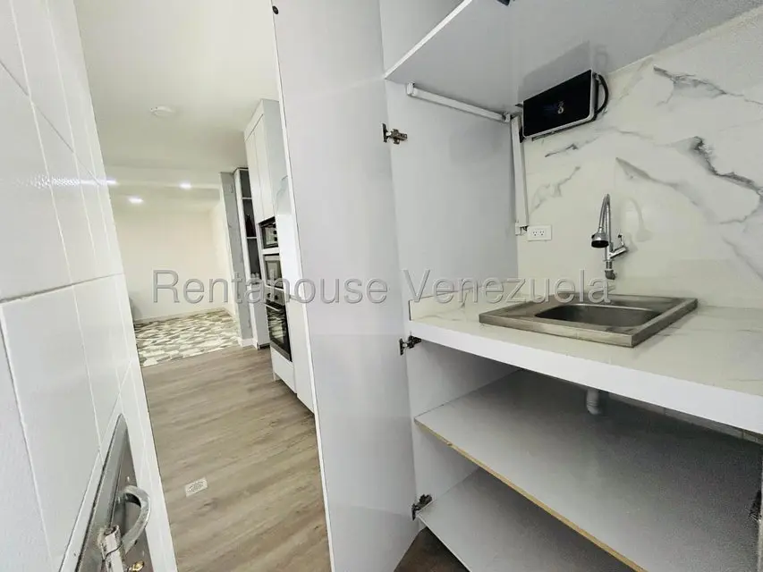 Apartamento (1 Nivel) en Venta en Los Palos Grandes, Distrito Metropolitano - 14