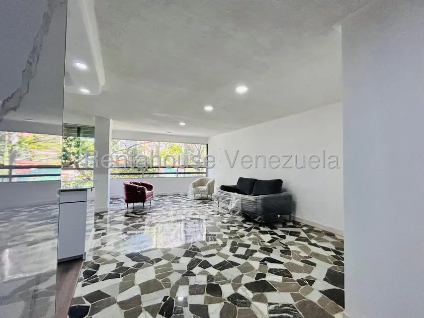 Apartamento (1 Nivel) en Venta en Los Palos Grandes, Distrito Metropolitano - 24