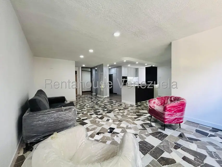 Apartamento (1 Nivel) en Venta en Los Palos Grandes, Distrito Metropolitano - 25