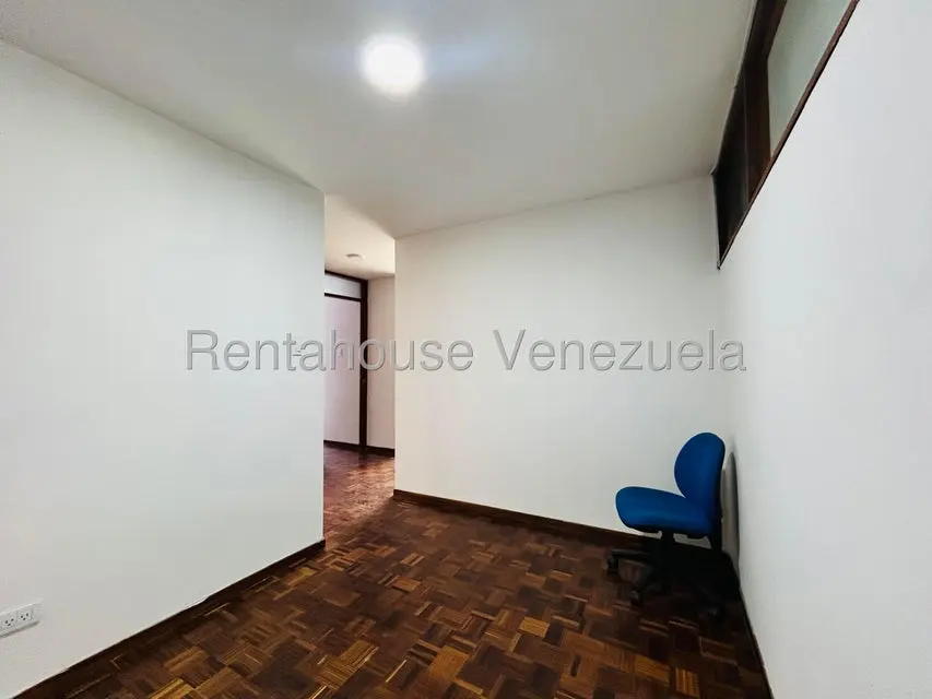 Apartamento (1 Nivel) en Venta en Los Palos Grandes, Distrito Metropolitano - 32