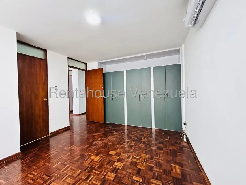 Apartamento (1 Nivel) en Venta en Los Palos Grandes, Distrito Metropolitano - 38