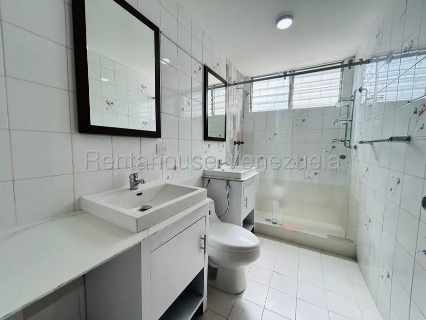 Apartamento (1 Nivel) en Venta en Los Palos Grandes, Distrito Metropolitano - 41