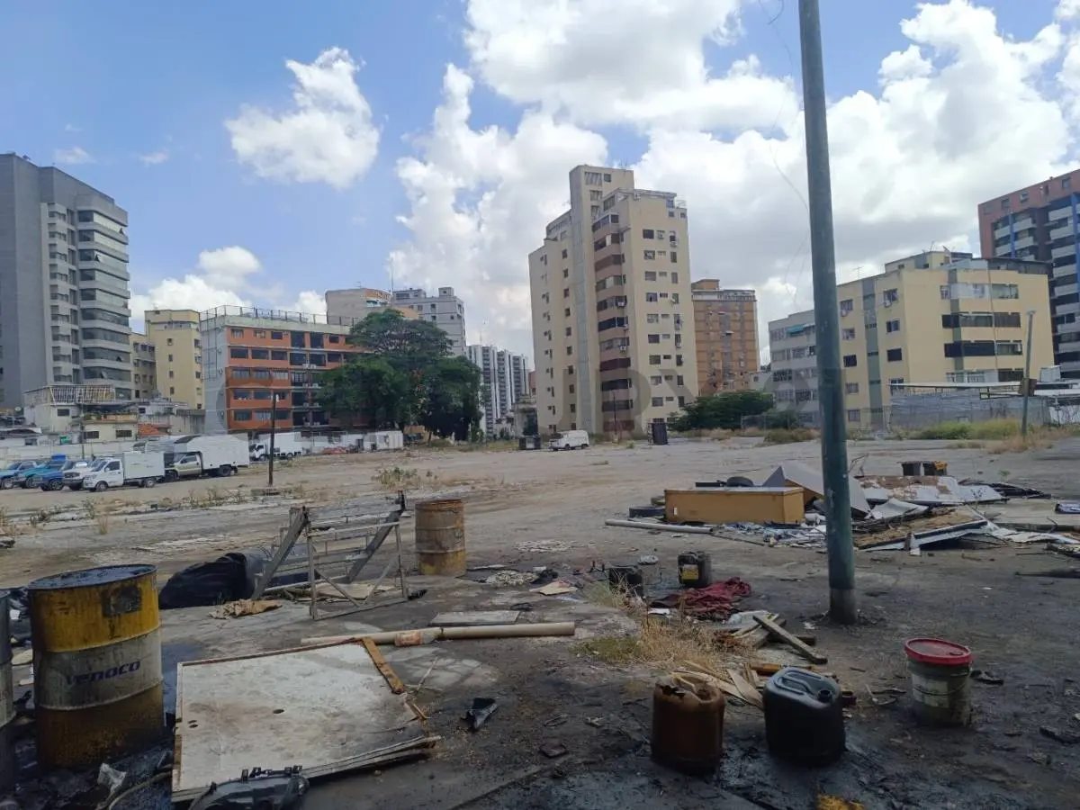 Av. casanova Bello Monte parroquia El Recreo terreno venta - 2