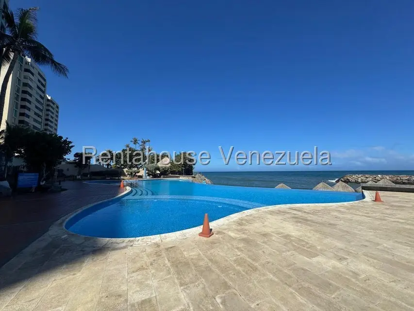 Apartamento (1 Nivel) en Alquiler en Playa Grande, Vargas - 4