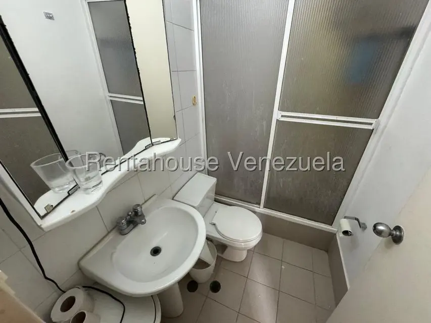 Apartamento (1 Nivel) en Alquiler en Playa Grande, Vargas - 9