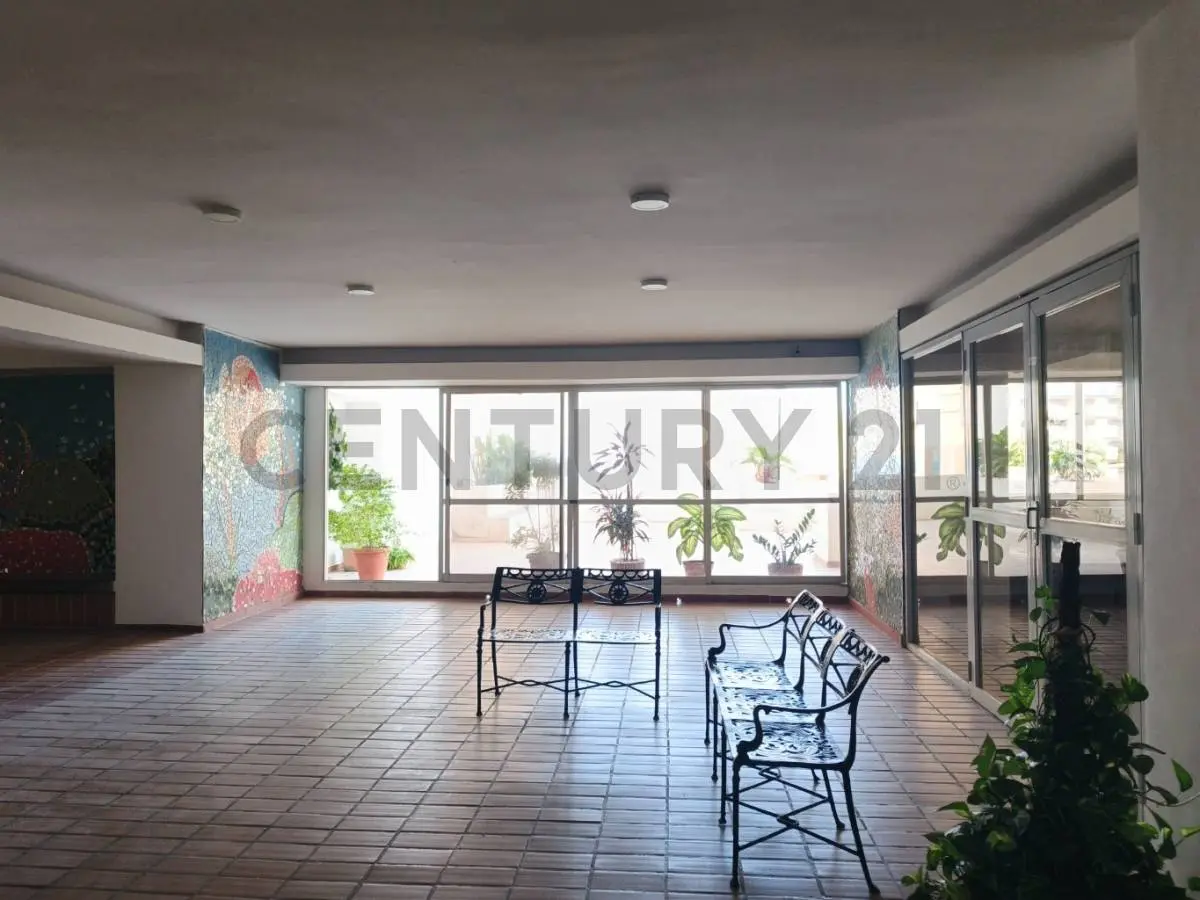 Se vende Apartamento en Urb. Playa Grande con Vista al Mar - 16