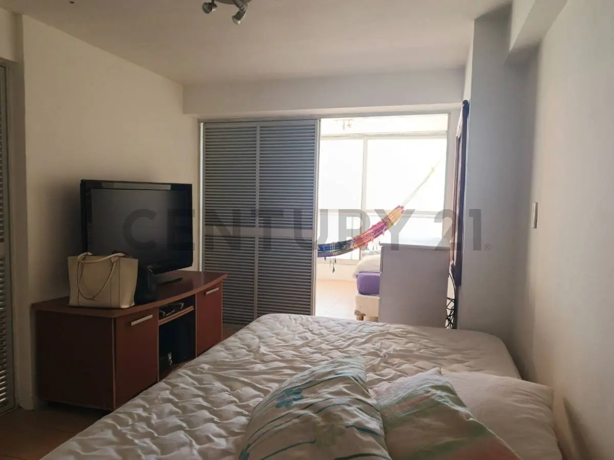 Se vende Apartamento en Urb. Playa Grande con Vista al Mar - 9
