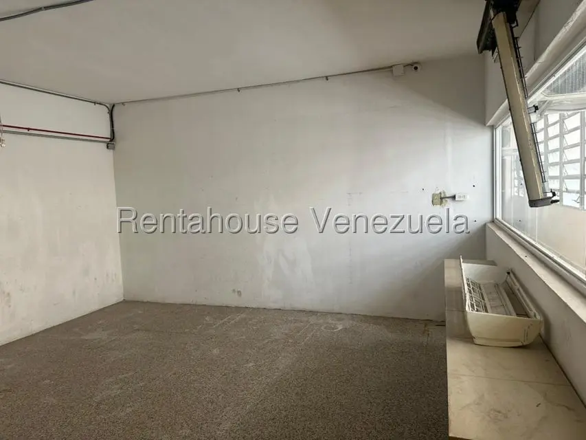 Comercial (Local Comercial) en Venta en Los Chaguaramos, Distrito Metropolitano - 11