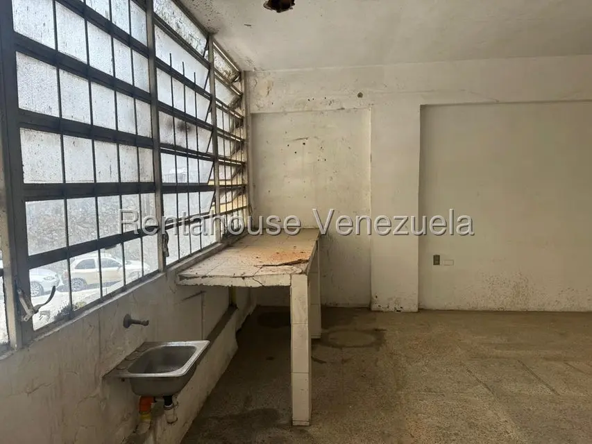Comercial (Local Comercial) en Venta en Los Chaguaramos, Distrito Metropolitano - 16